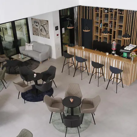 Hotel Cubis 3*